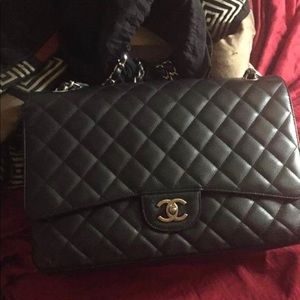 Classic Chanel Jumbo